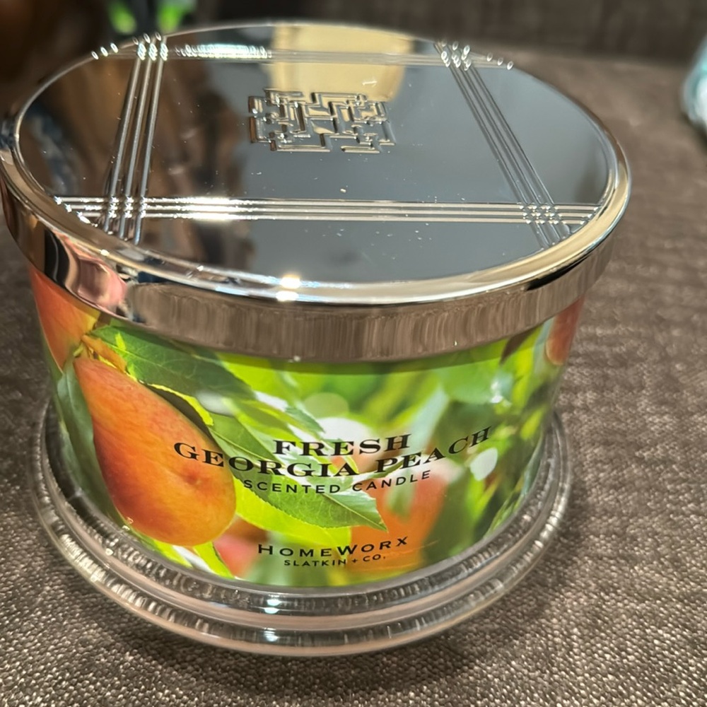 NWOT Slatkin Georgia Peach 4-Wick Candle
